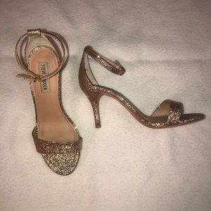 STEVE MADDEN GOLD GLITTER HEELS